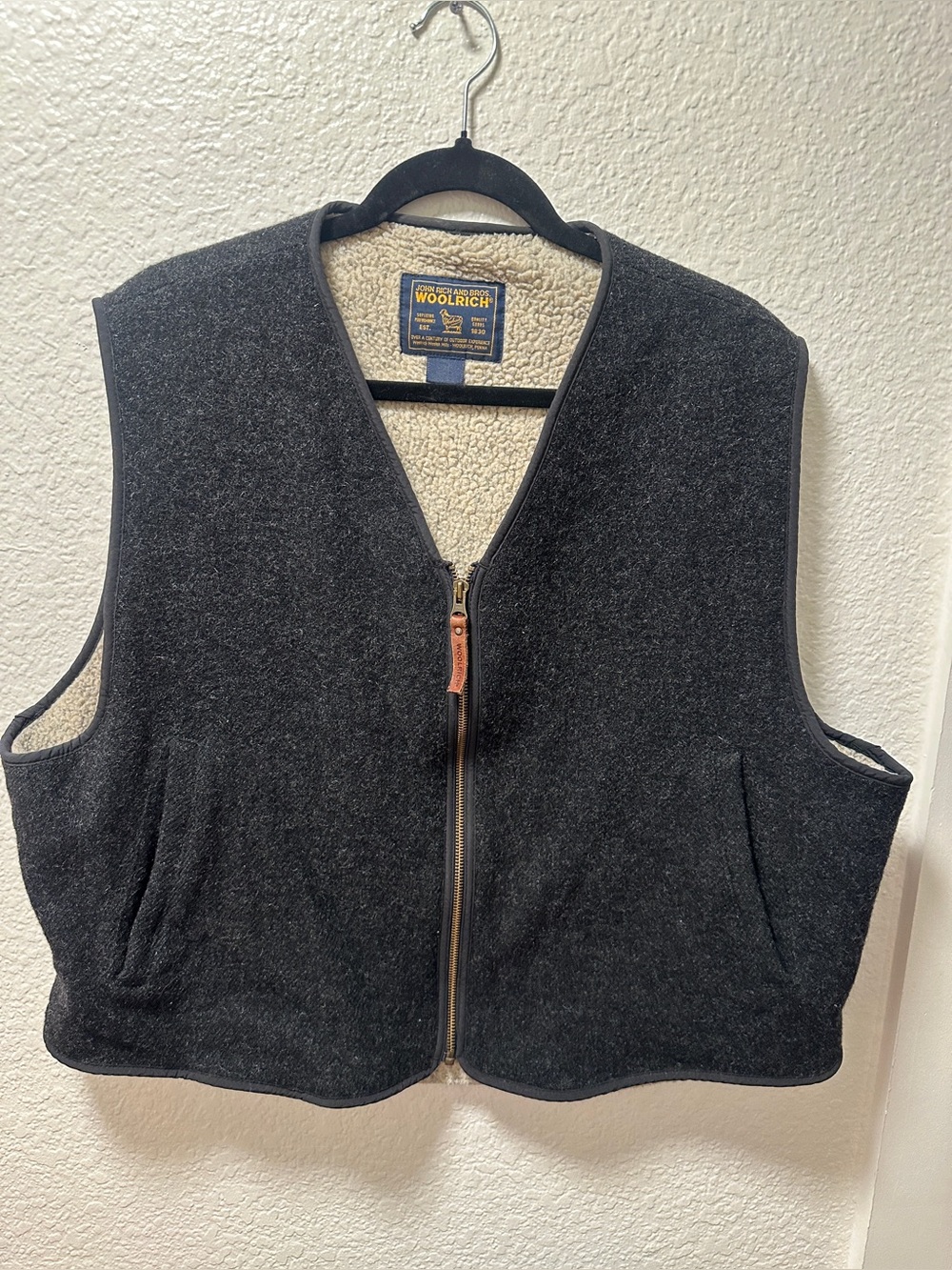 Men's Woolrich Charcoal Gray Wool Zip Vest XL Sherpa Lined